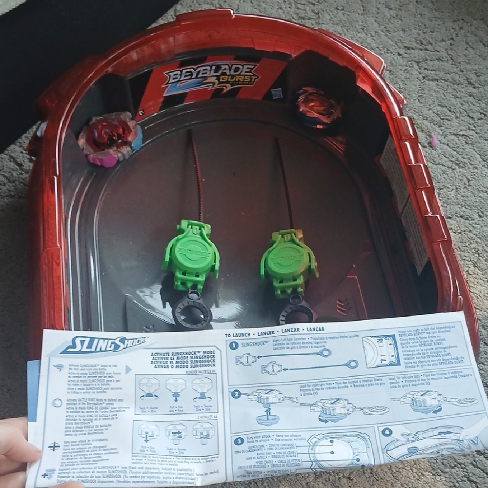 Red and Green Alien Puzzle Game